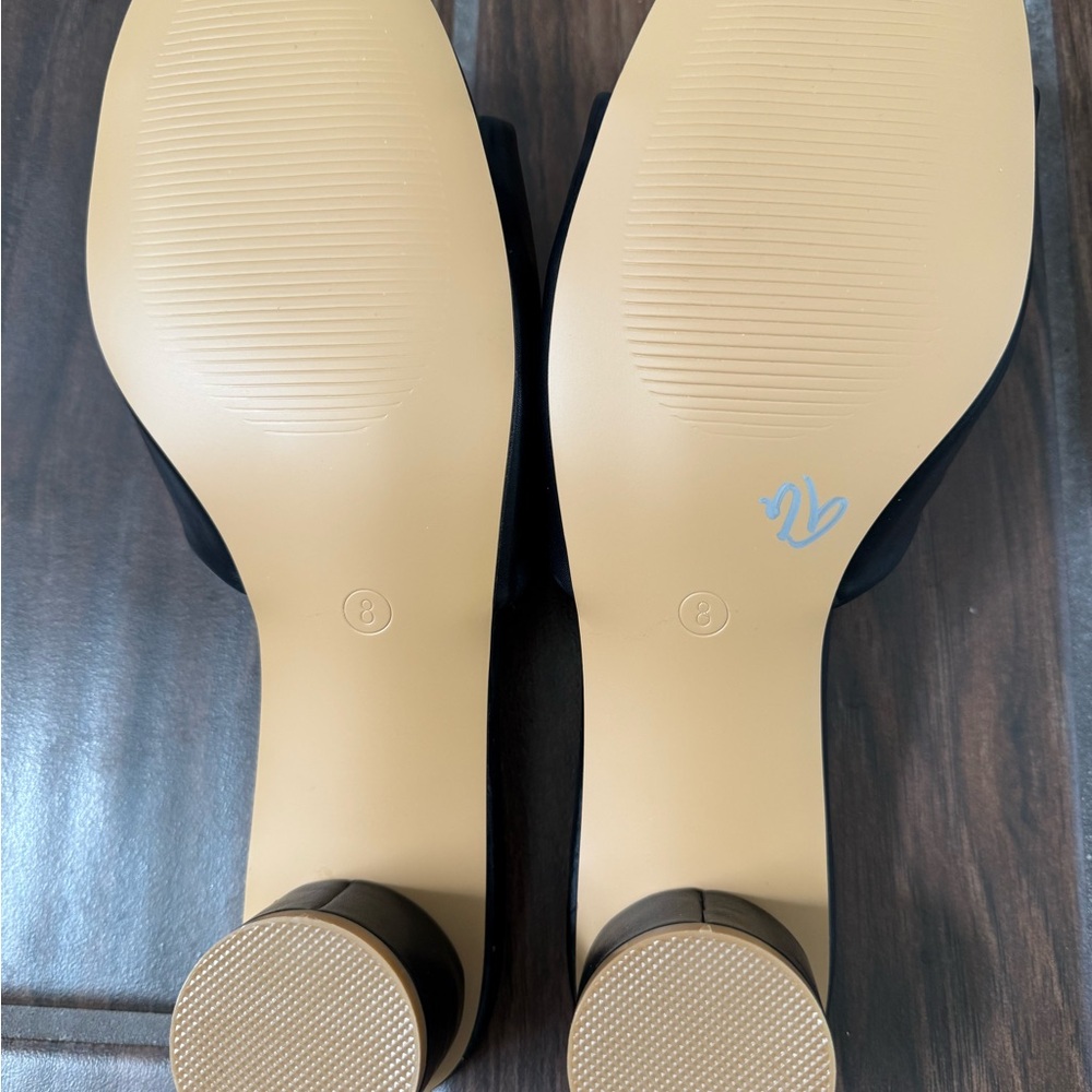 NWOT Coutgo Black Women's Shoes with Circle Heel - Picture 5 of 5